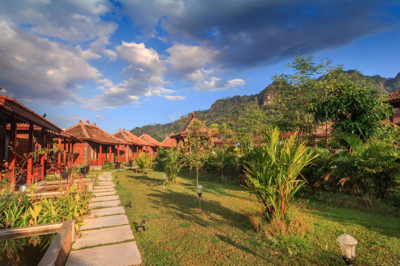 Ferienwohnung Balkondes Majaksingi Borobudur Magelang Exterior foto